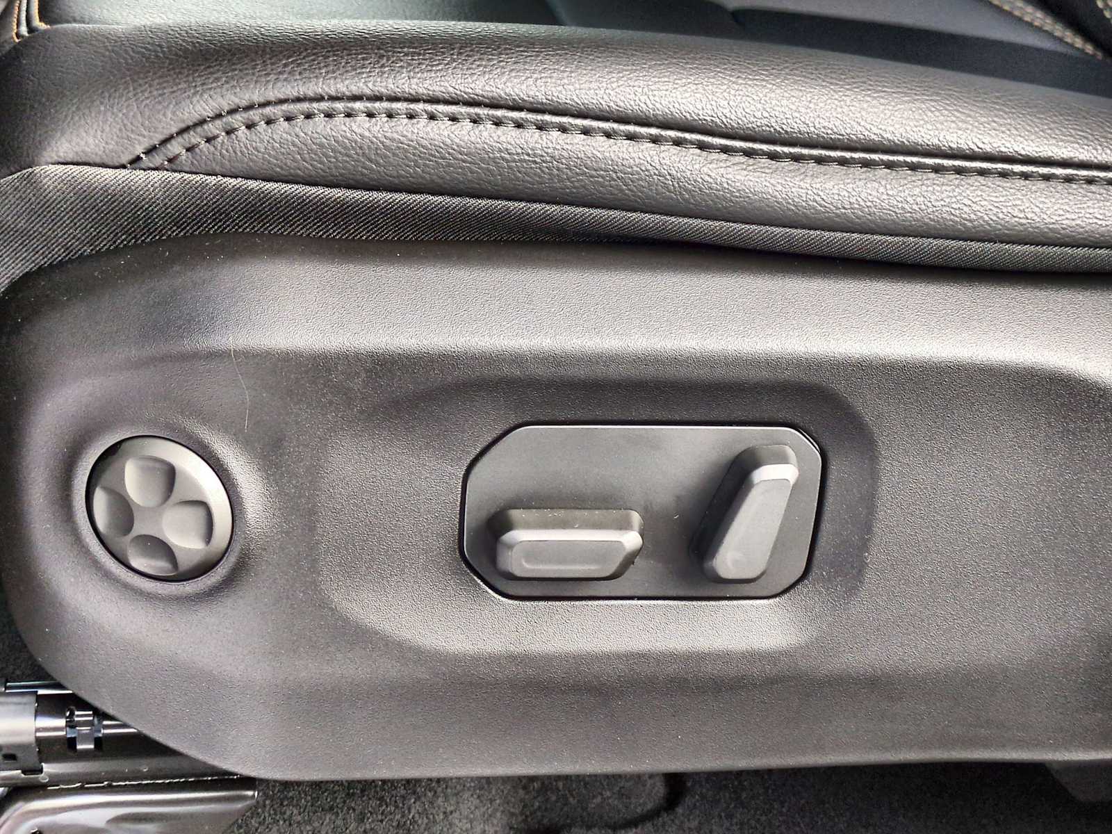 Thumbnail: 2026 Jeep Wrangler - 16