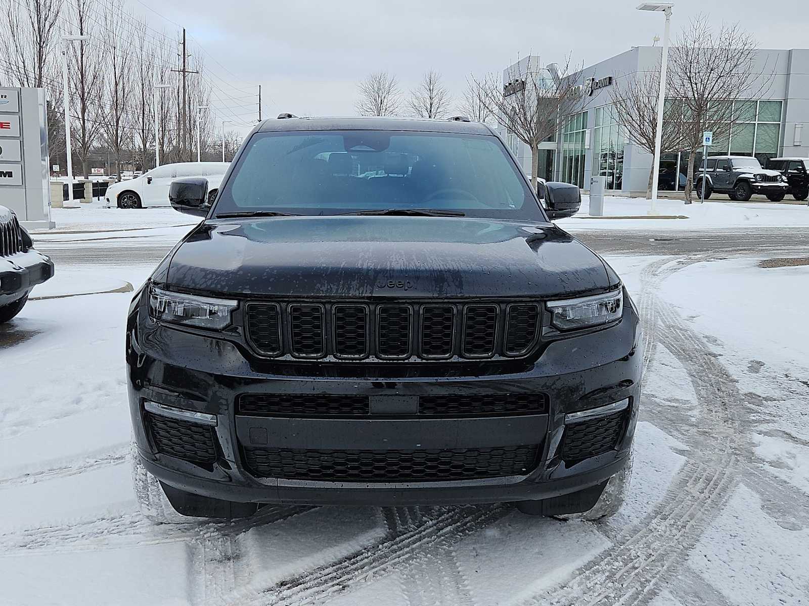 Thumbnail: 2025 Jeep Grand Cherokee L - 17