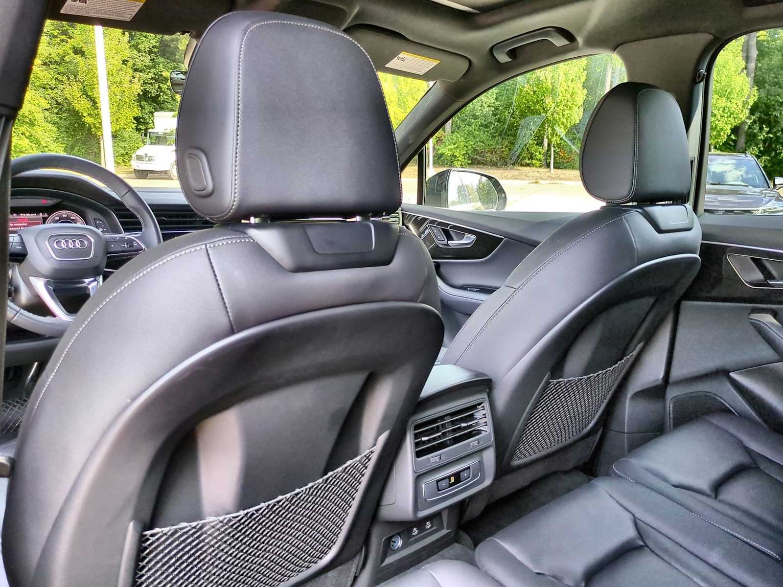 Thumbnail: 2025 Audi Q7 - 18