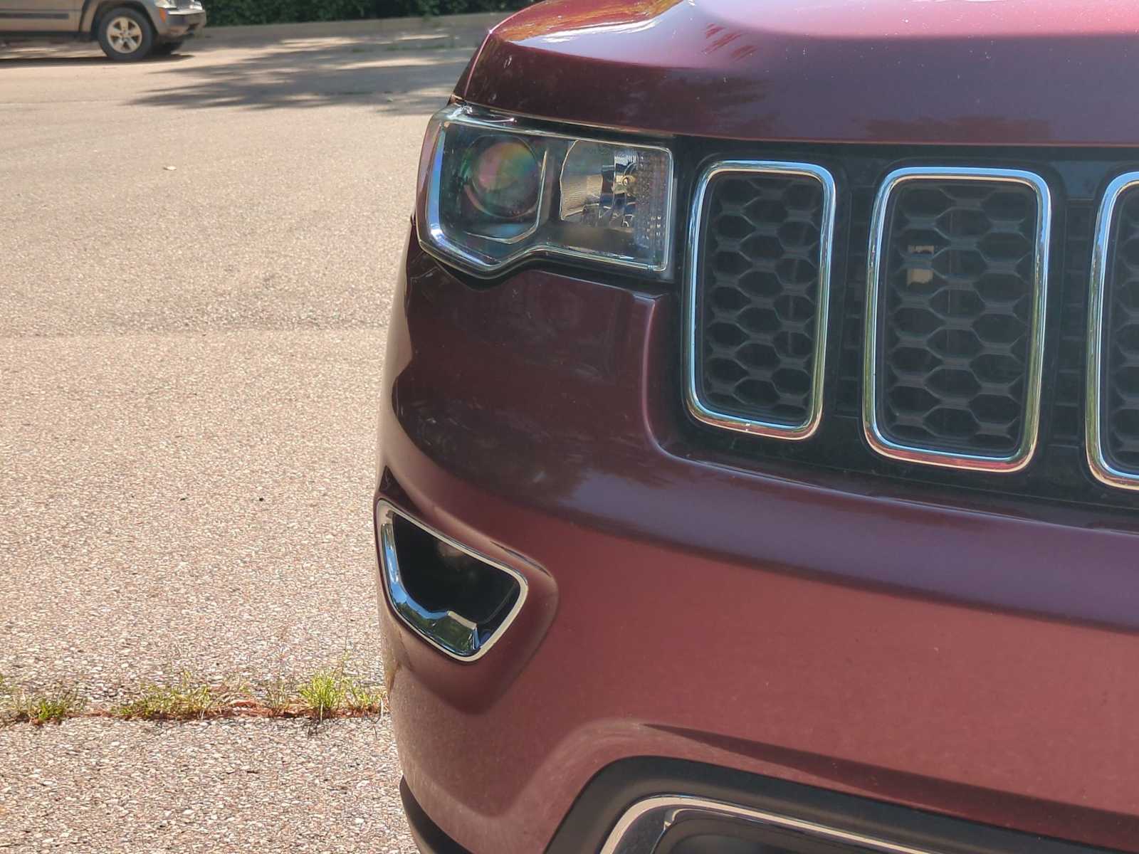 Thumbnail: 2017 Jeep Grand Cherokee - 11