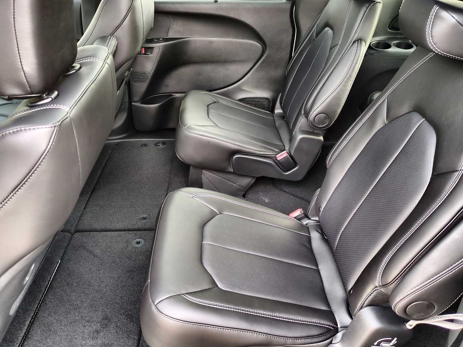 Thumbnail: 2026 Chrysler Pacifica - 20