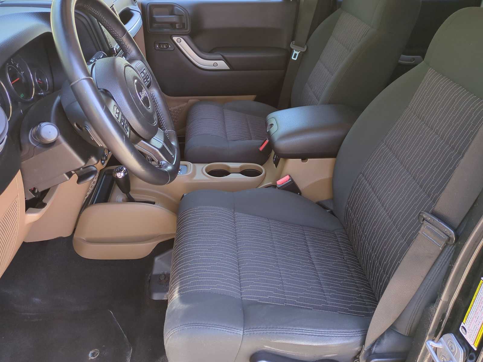 Thumbnail: 2012 Jeep Wrangler - 16