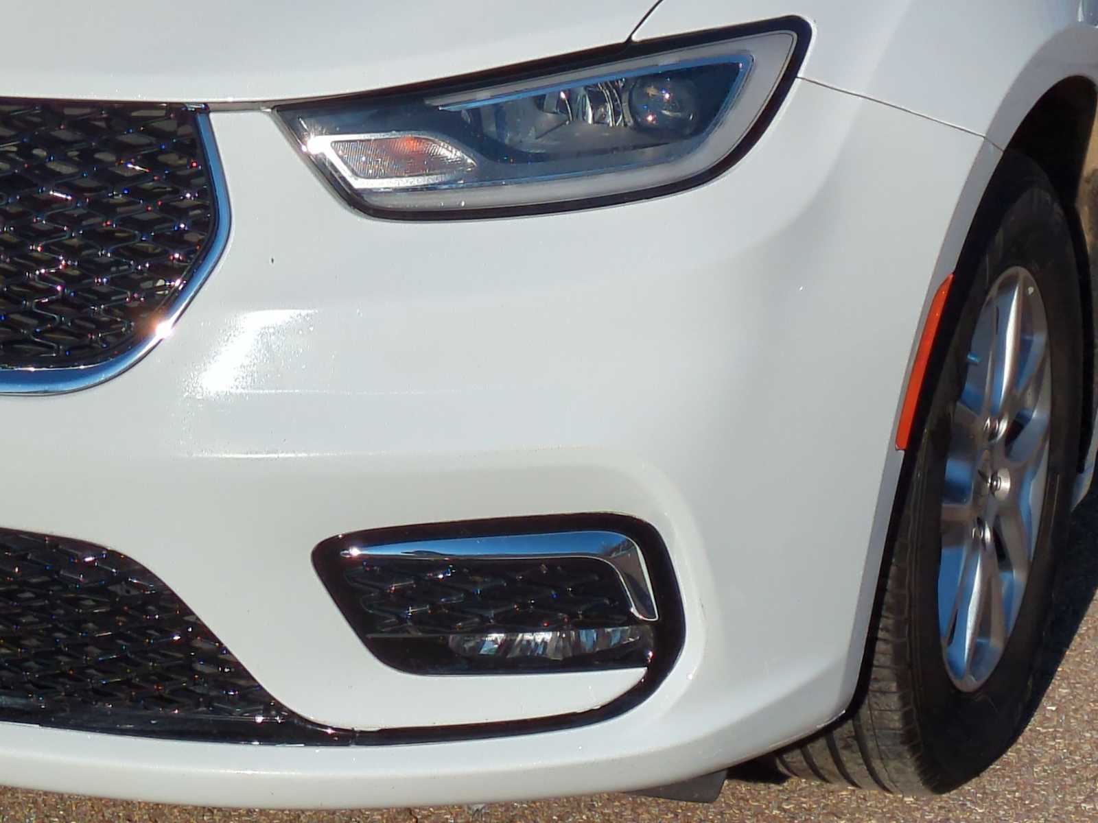 Thumbnail: 2024 Chrysler Pacifica - 11