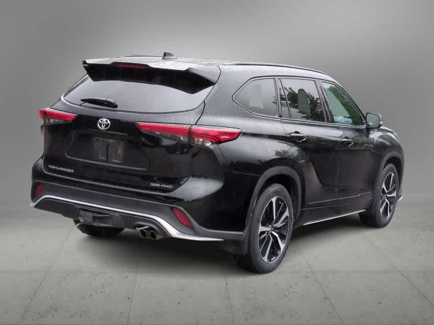 Thumbnail: 2021 Toyota Highlander - 8