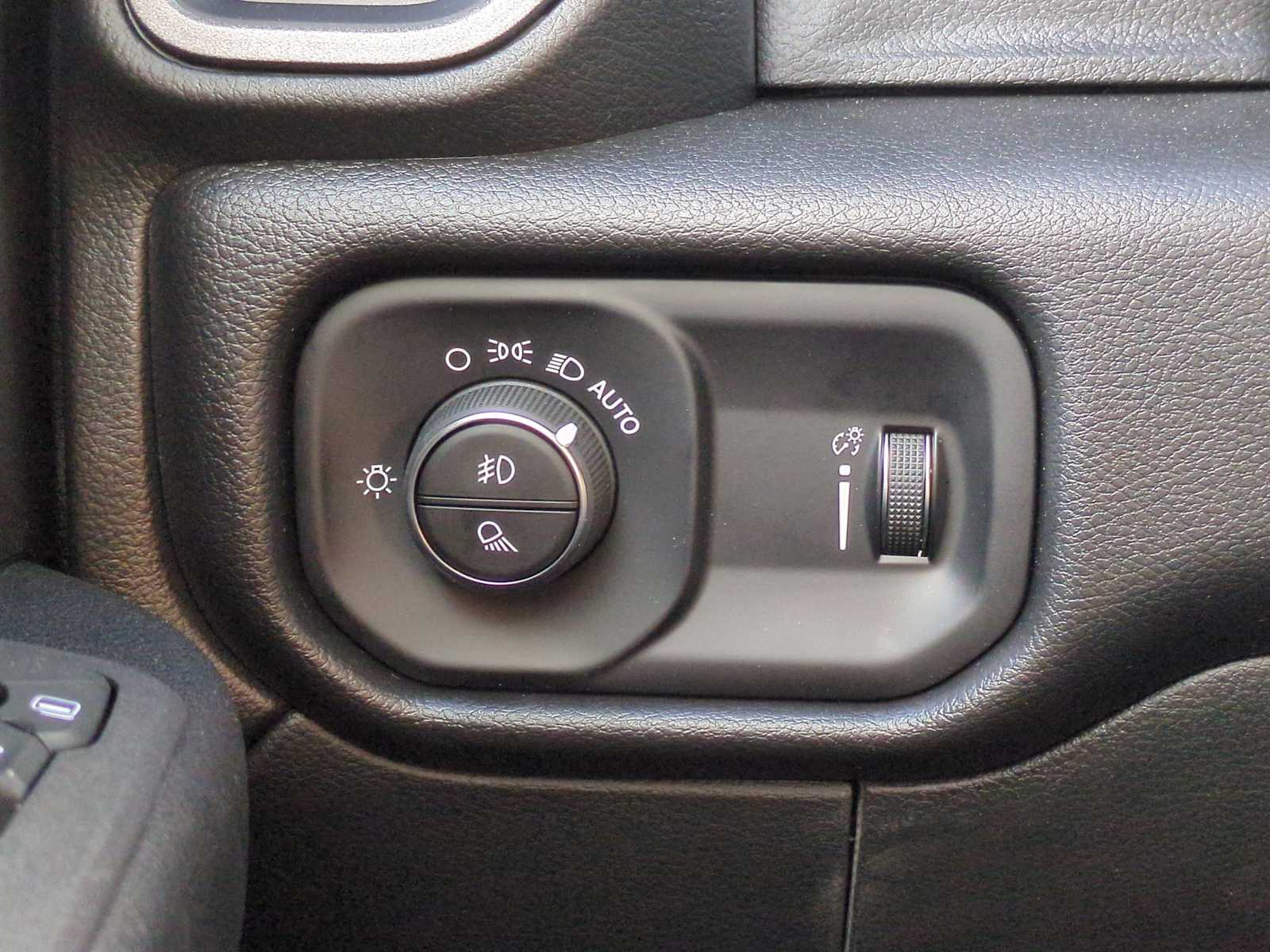 Thumbnail: 2026 RAM 5500 - 26