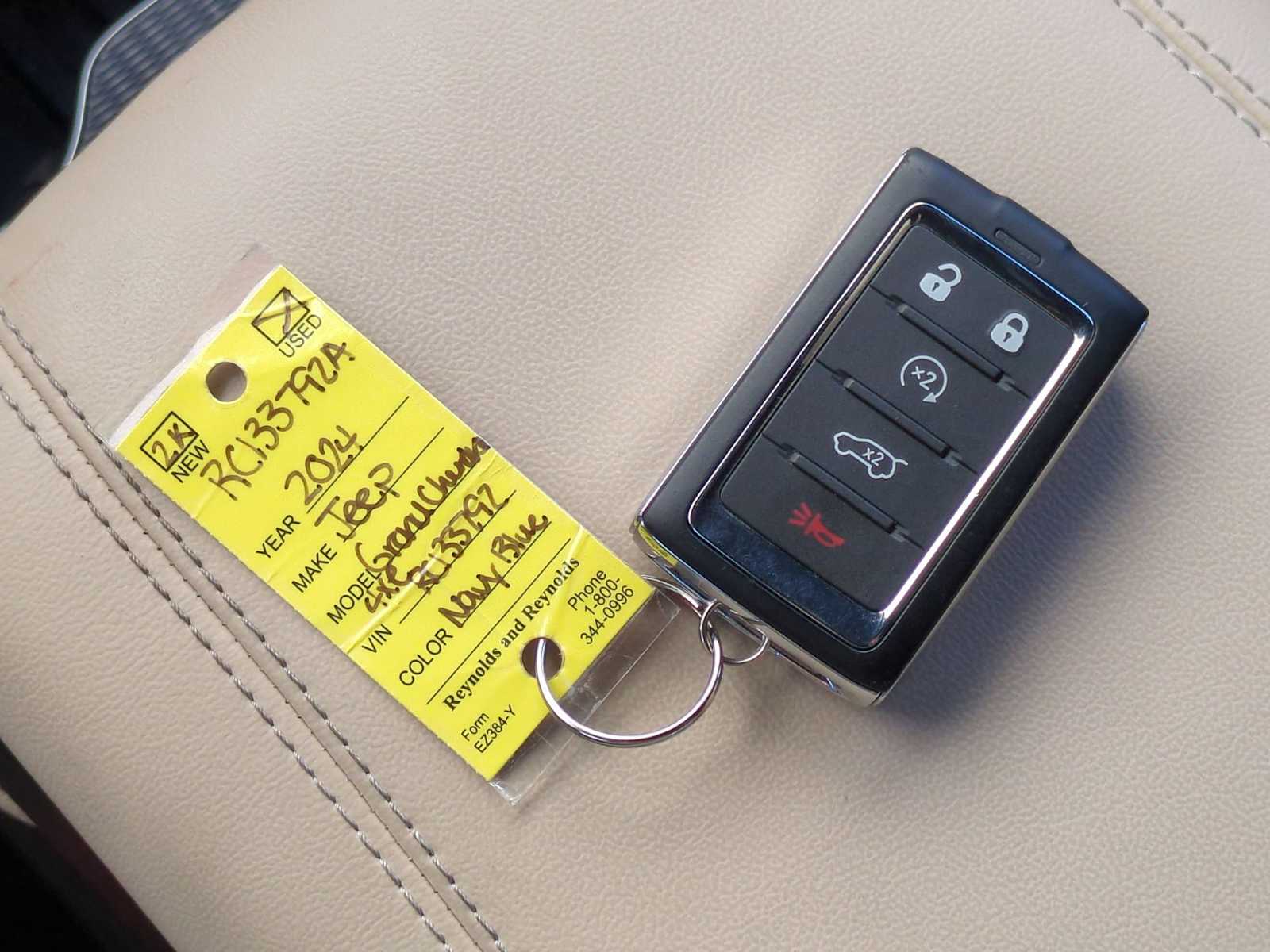 Thumbnail: 2024 Jeep Grand Cherokee - 38