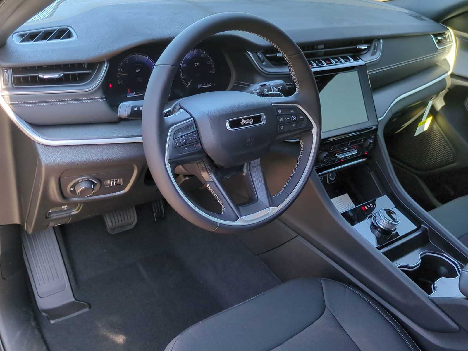 Thumbnail: 2025 Jeep Grand Cherokee L - 10