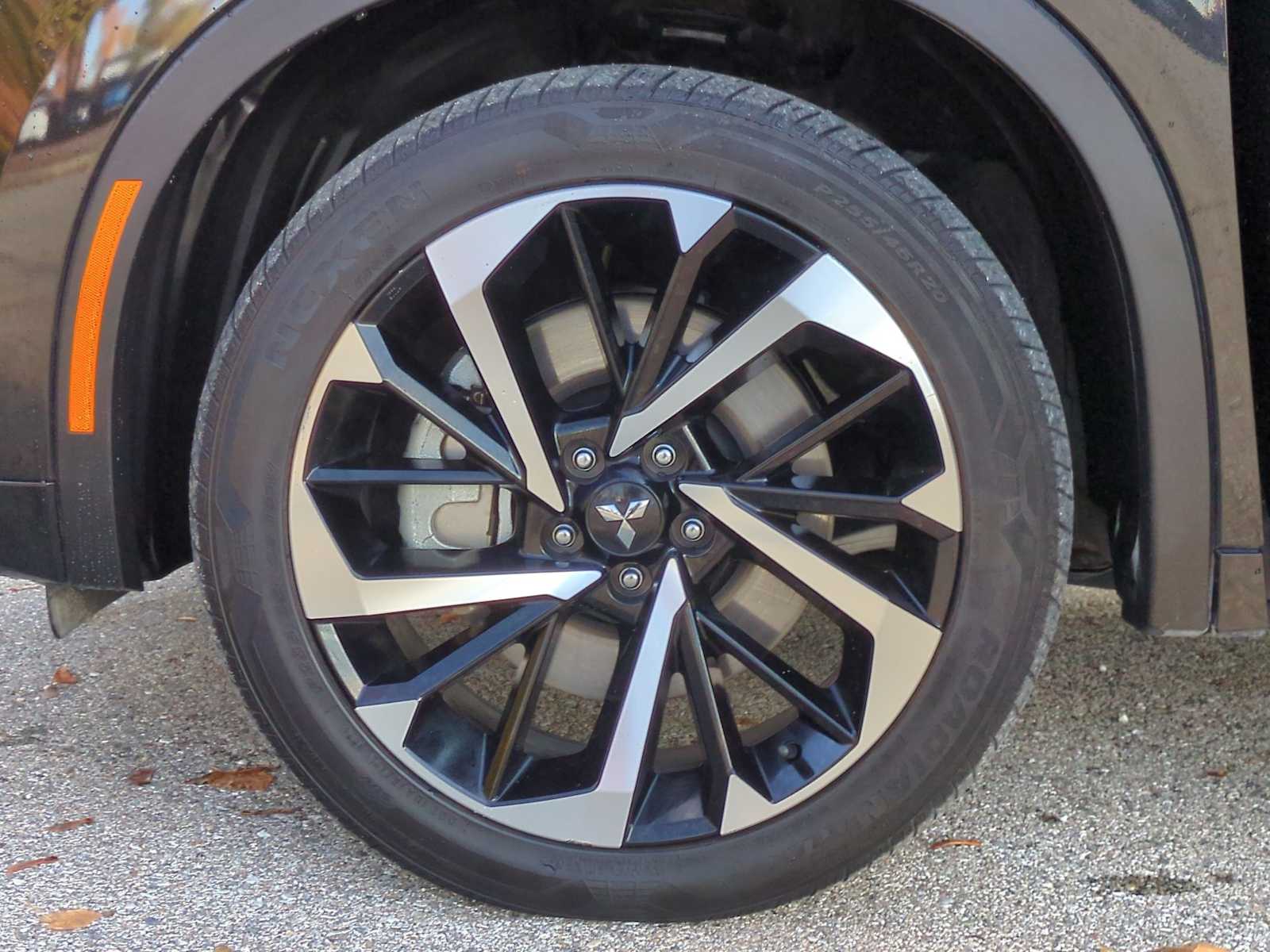 Thumbnail: 2024 Mitsubishi Outlander - 14