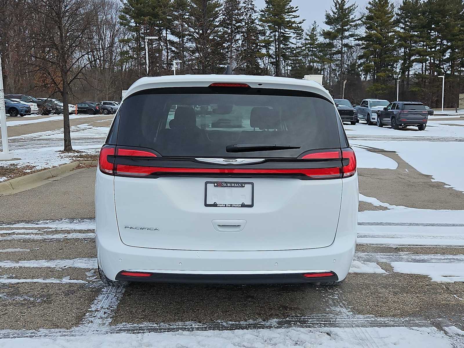 Thumbnail: 2024 Chrysler Pacifica - 13