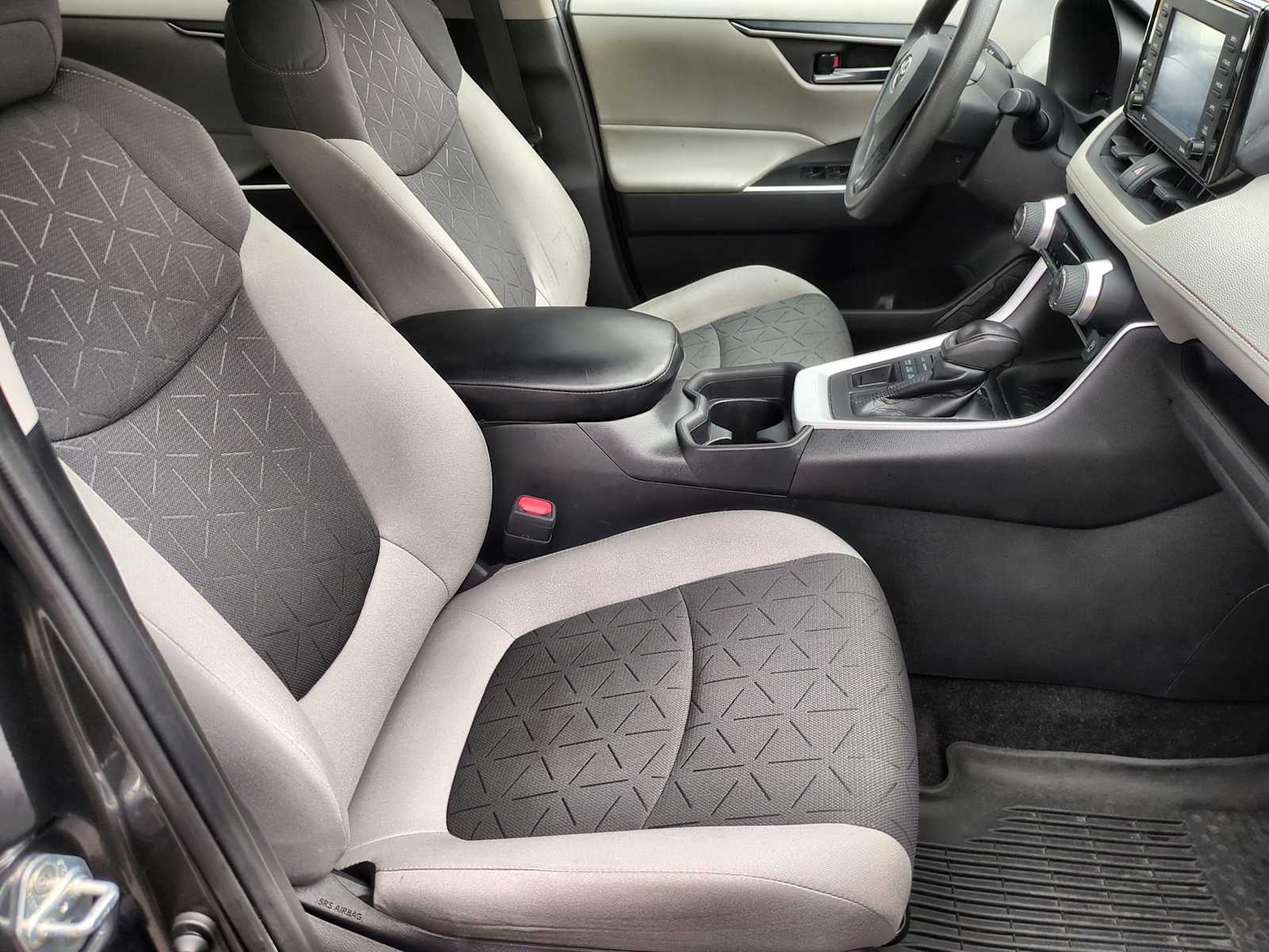 Thumbnail: 2020 Toyota RAV4 - 23