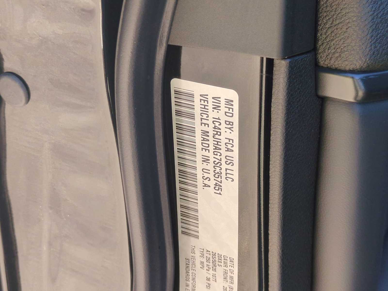 Thumbnail: 2025 Jeep Grand Cherokee - 34