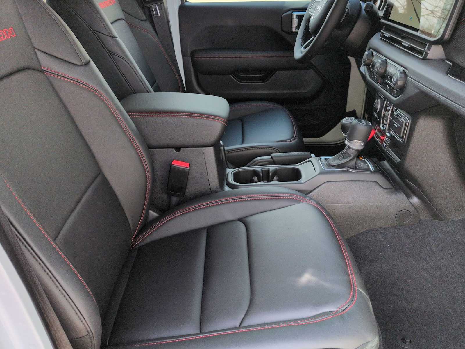 Thumbnail: 2025 Jeep Wrangler - 22