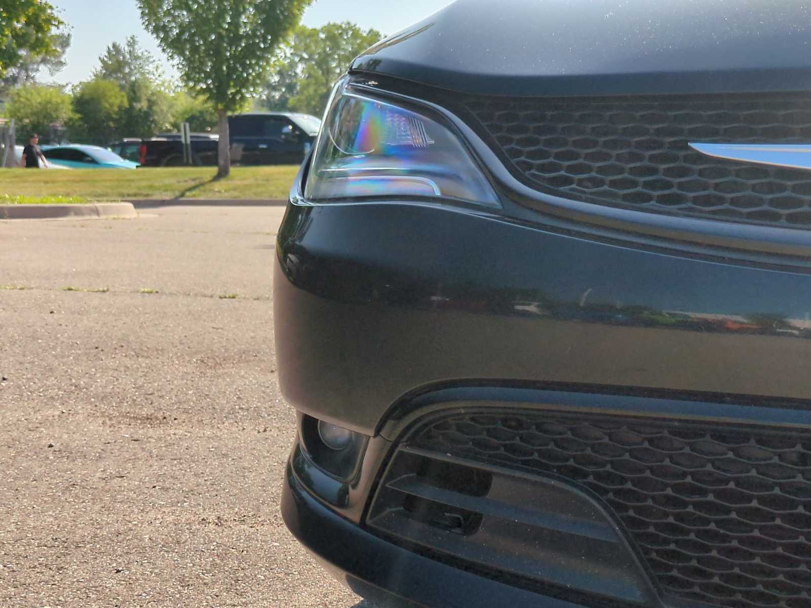 Thumbnail: 2016 Chrysler 200 - 11