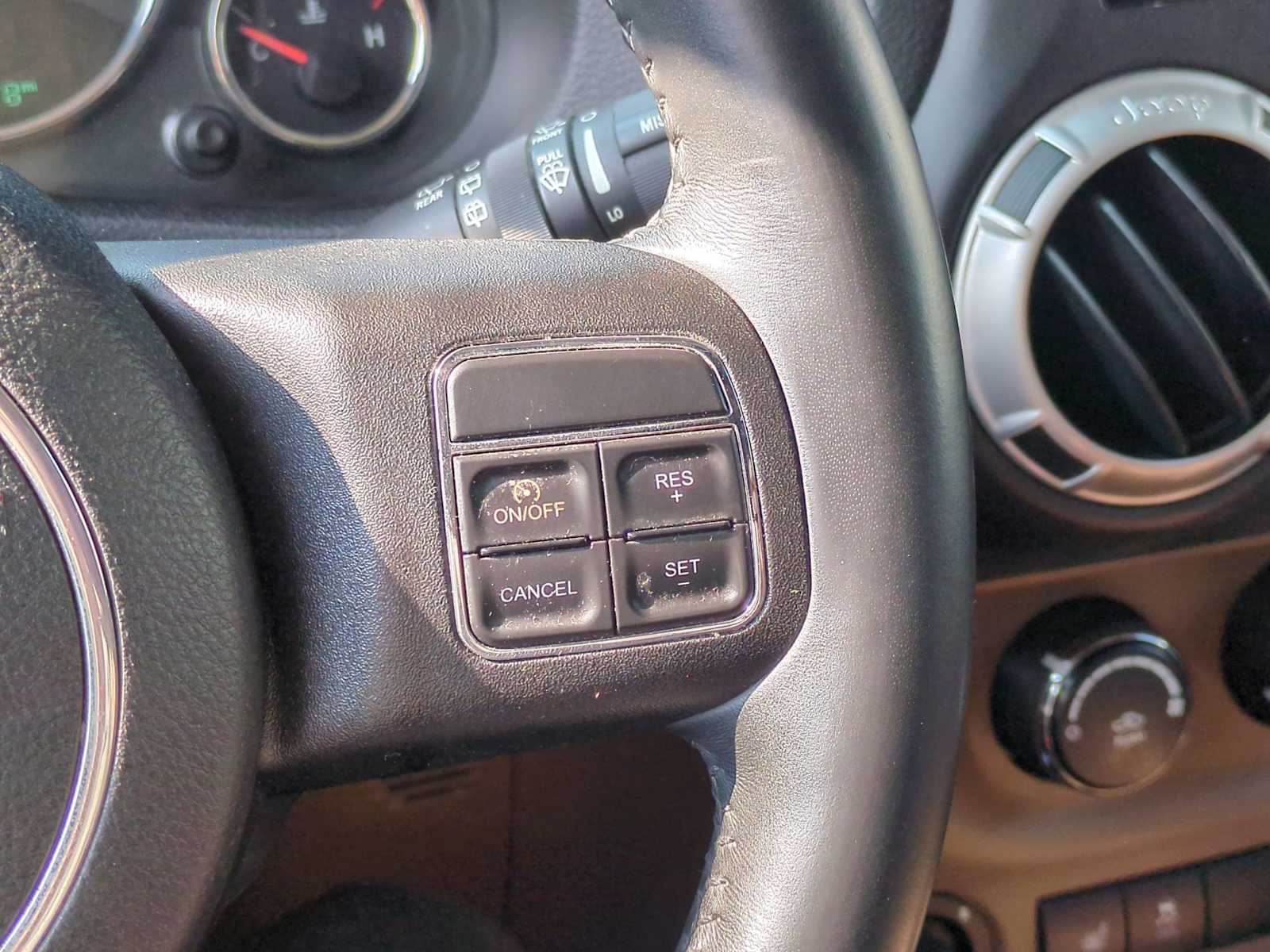 2015 Jeep Wrangler Unlimited Sahara 25
