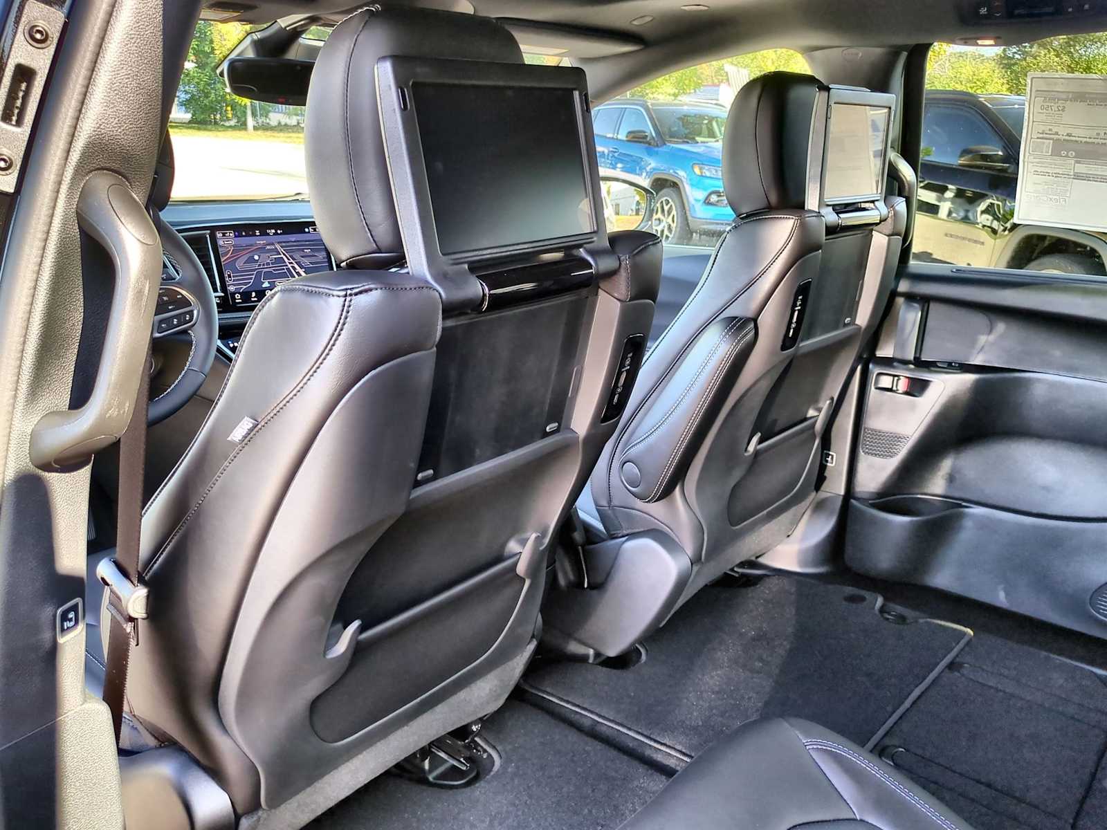 Thumbnail: 2026 Chrysler Pacifica - 17