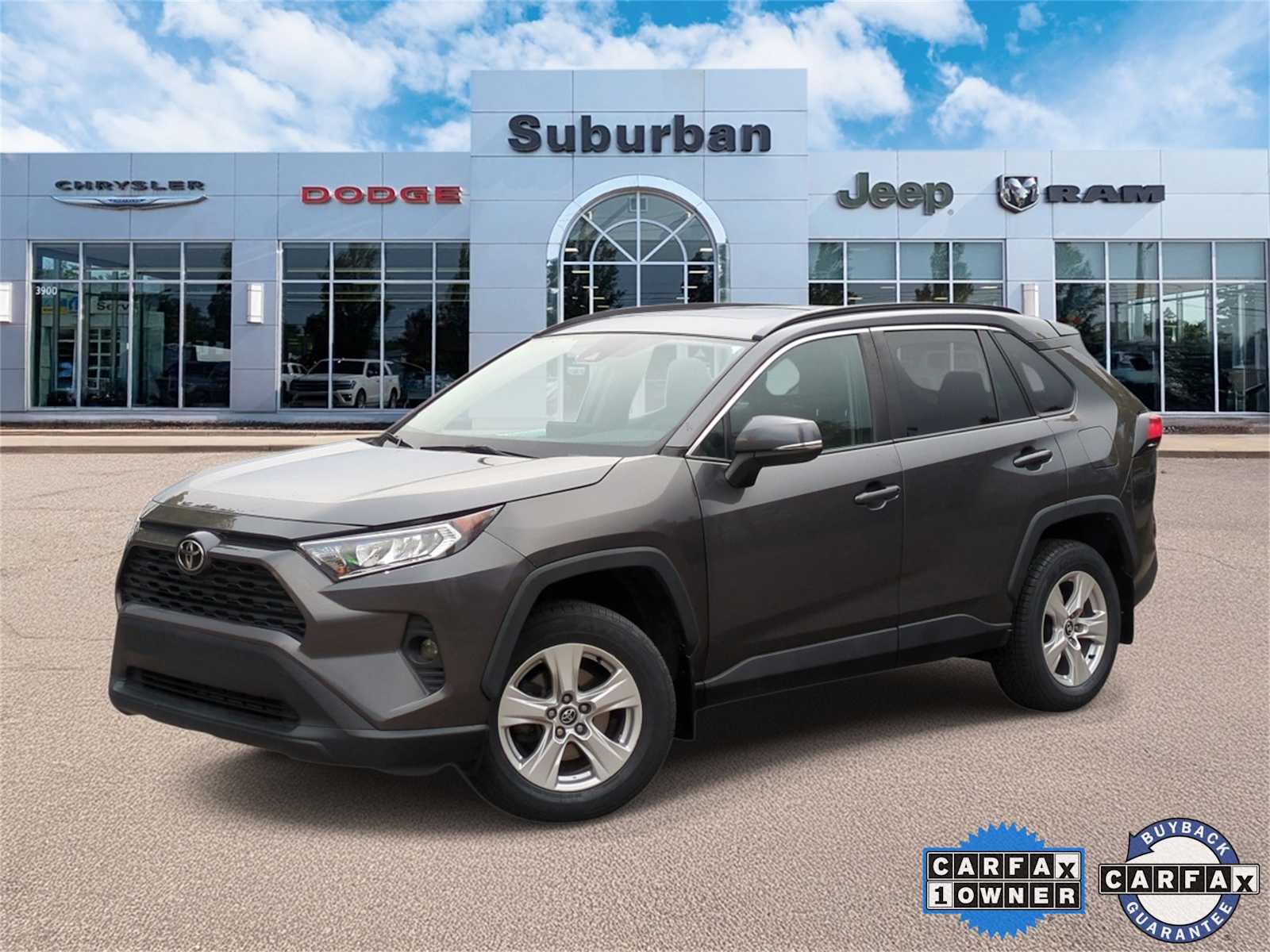 2020 Toyota RAV4 XLE's photo