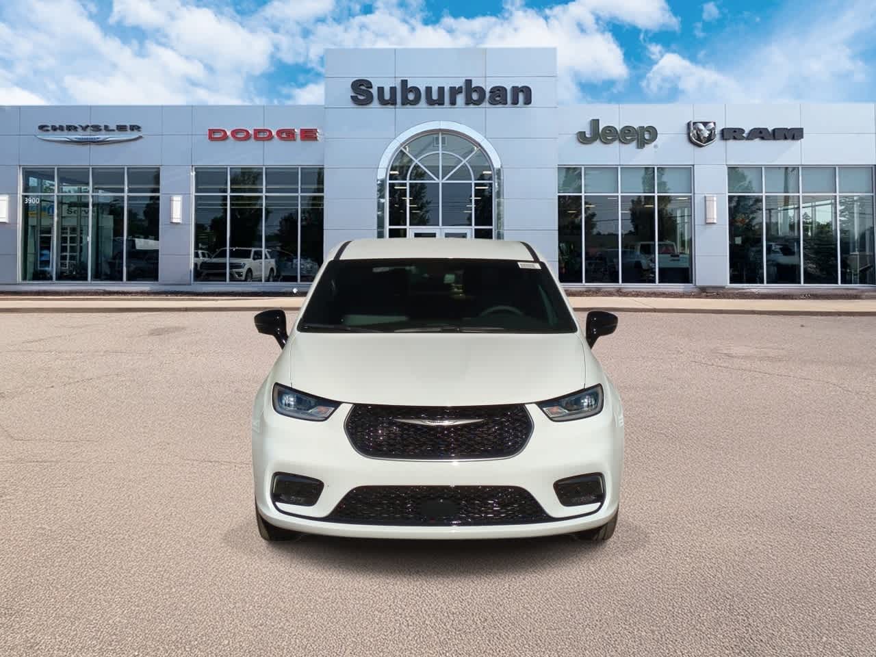 Thumbnail: 2026 Chrysler Pacifica - 3