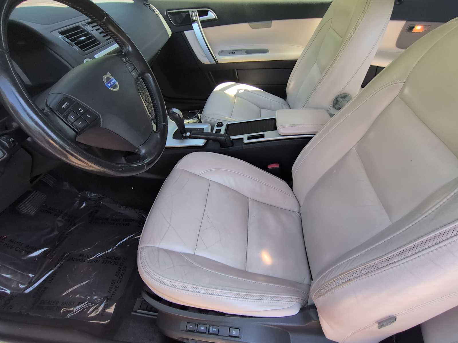 Thumbnail: 2012 Volvo C70 - 15