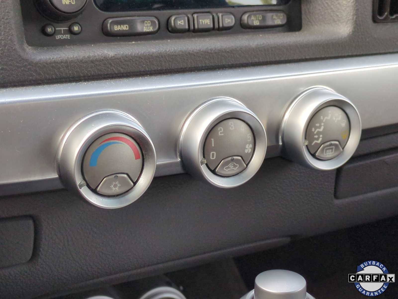 Thumbnail: 2005 Chevrolet SSR - 27