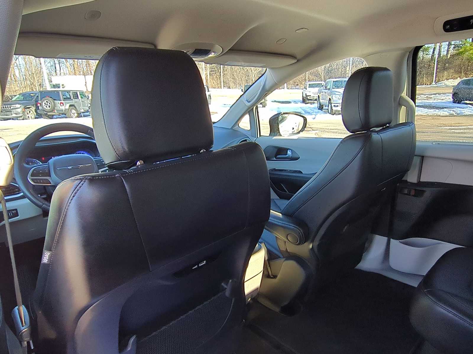 Thumbnail: 2024 Chrysler Pacifica - 26