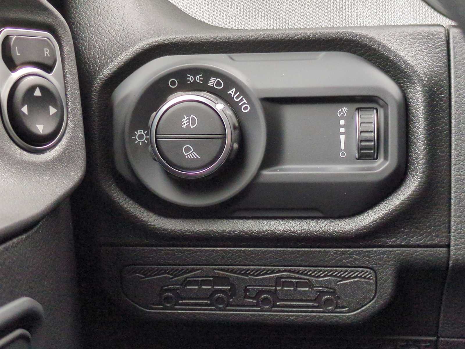 Thumbnail: 2025 Jeep Gladiator - 38