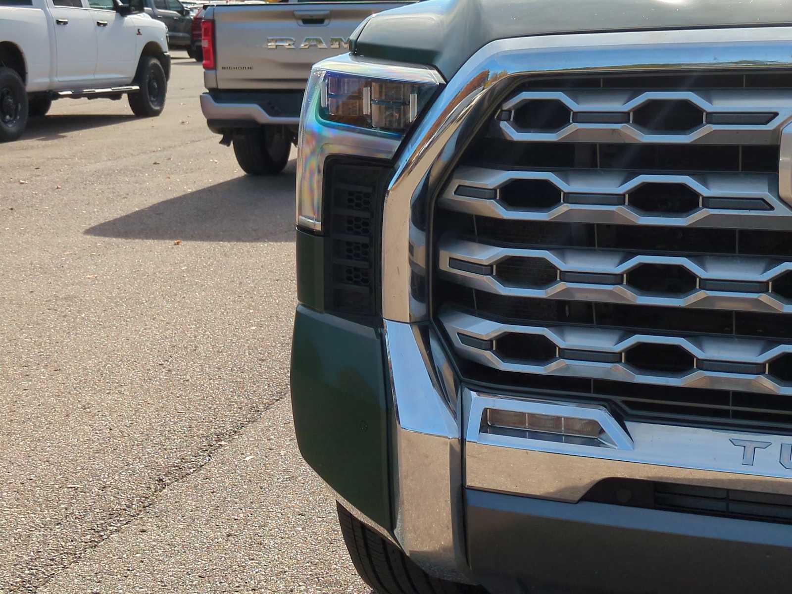 Thumbnail: 2022 Toyota Tundra - 11