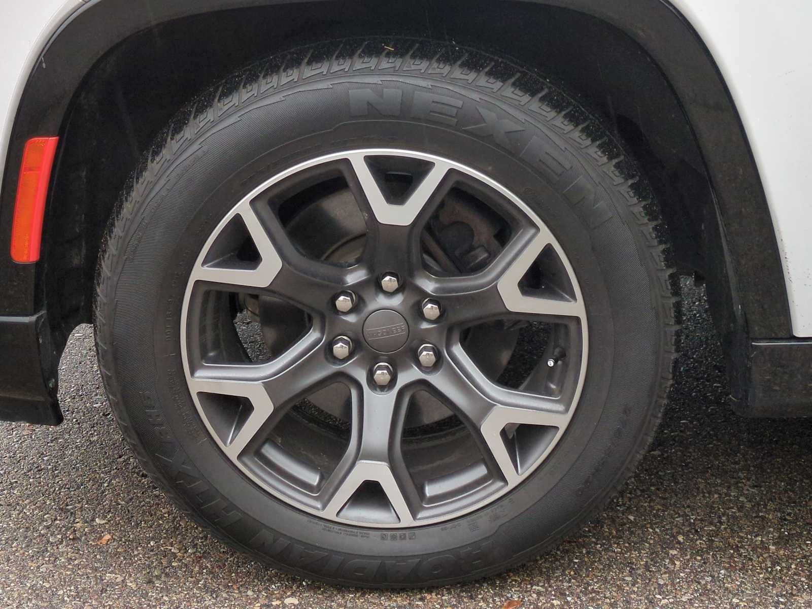 Thumbnail: 2024 Jeep Wagoneer - 14