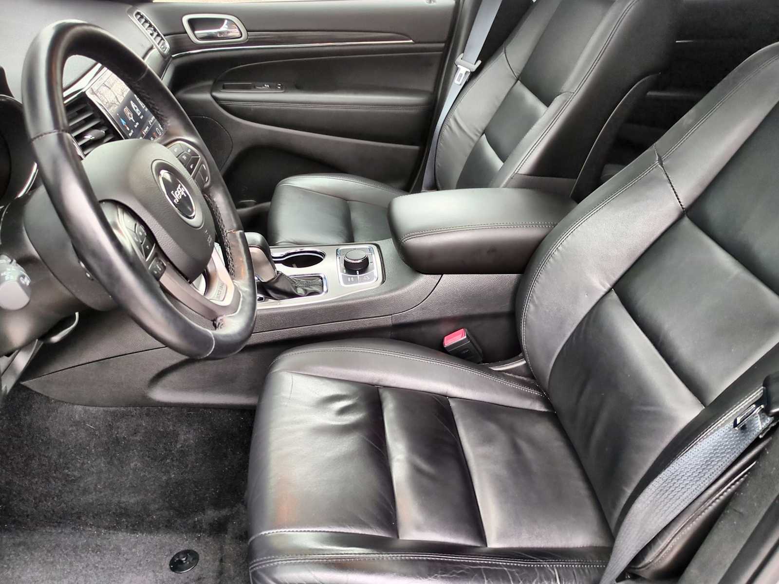 Thumbnail: 2021 Jeep Grand Cherokee - 16