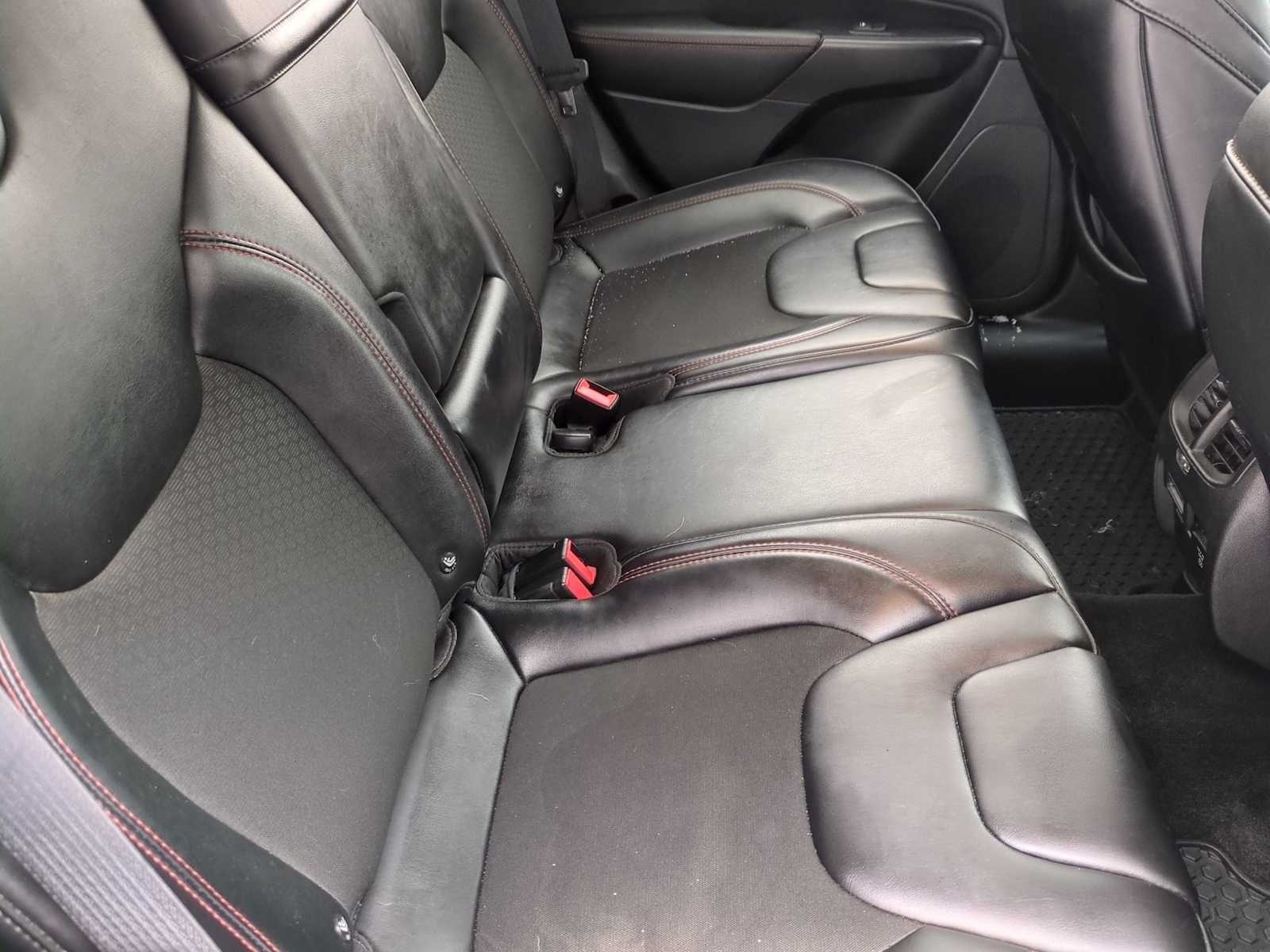 Thumbnail: 2019 Jeep Cherokee - 21