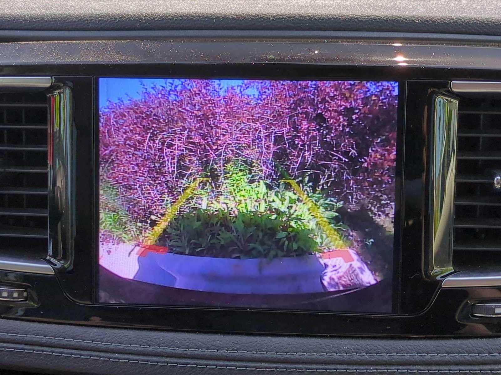 Thumbnail: 2020 Chrysler Pacifica - 32