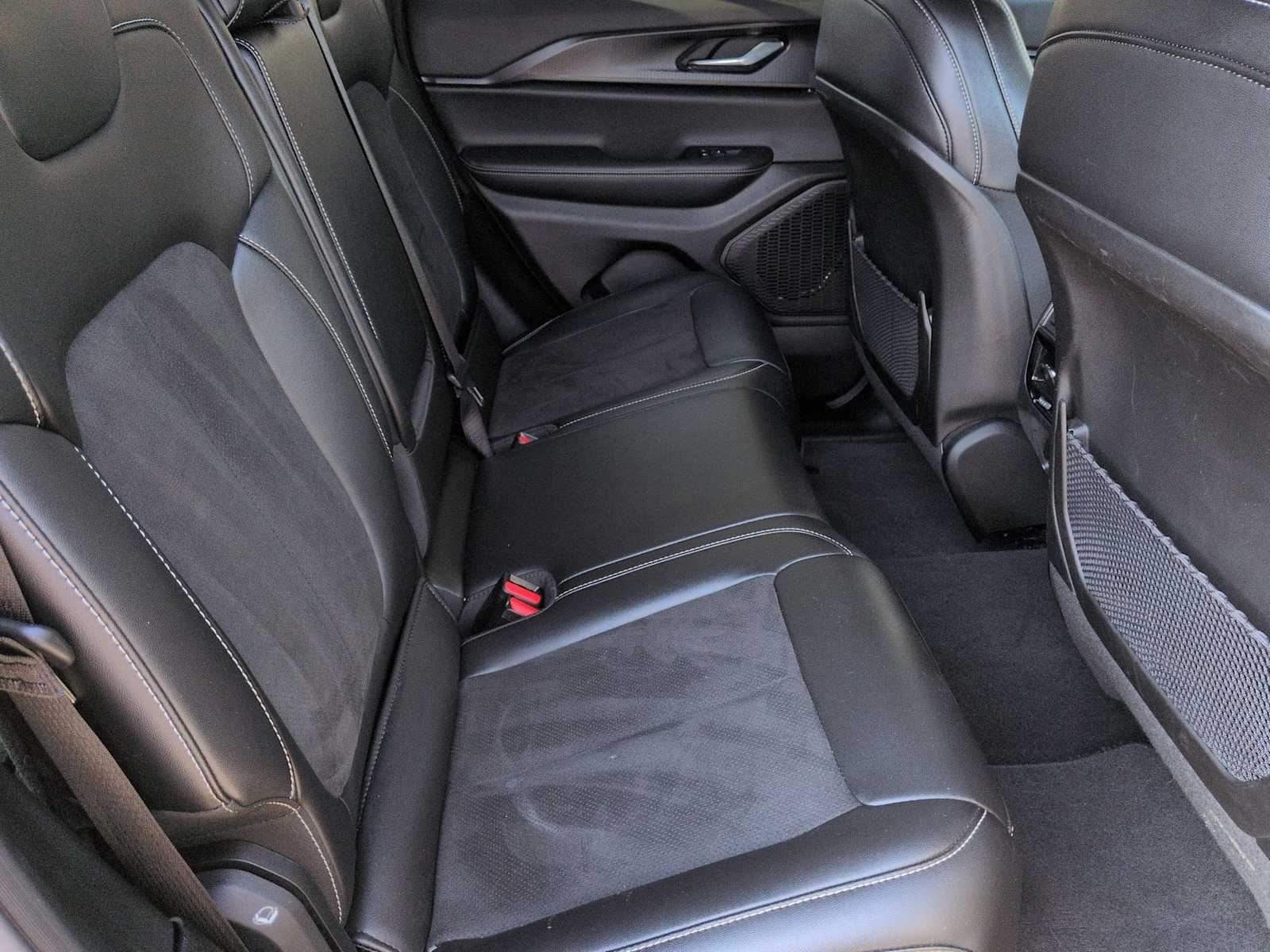 Thumbnail: 2024 Jeep Grand Cherokee - 20