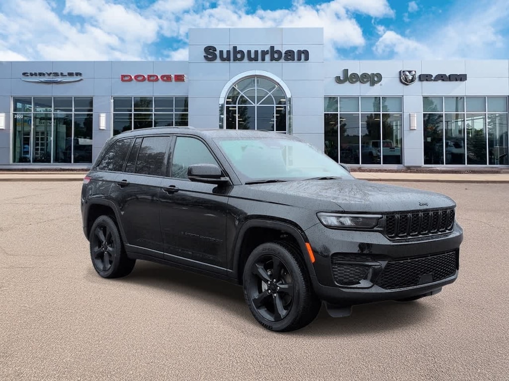 Used 2024 Jeep Grand Cherokee Laredo SUV