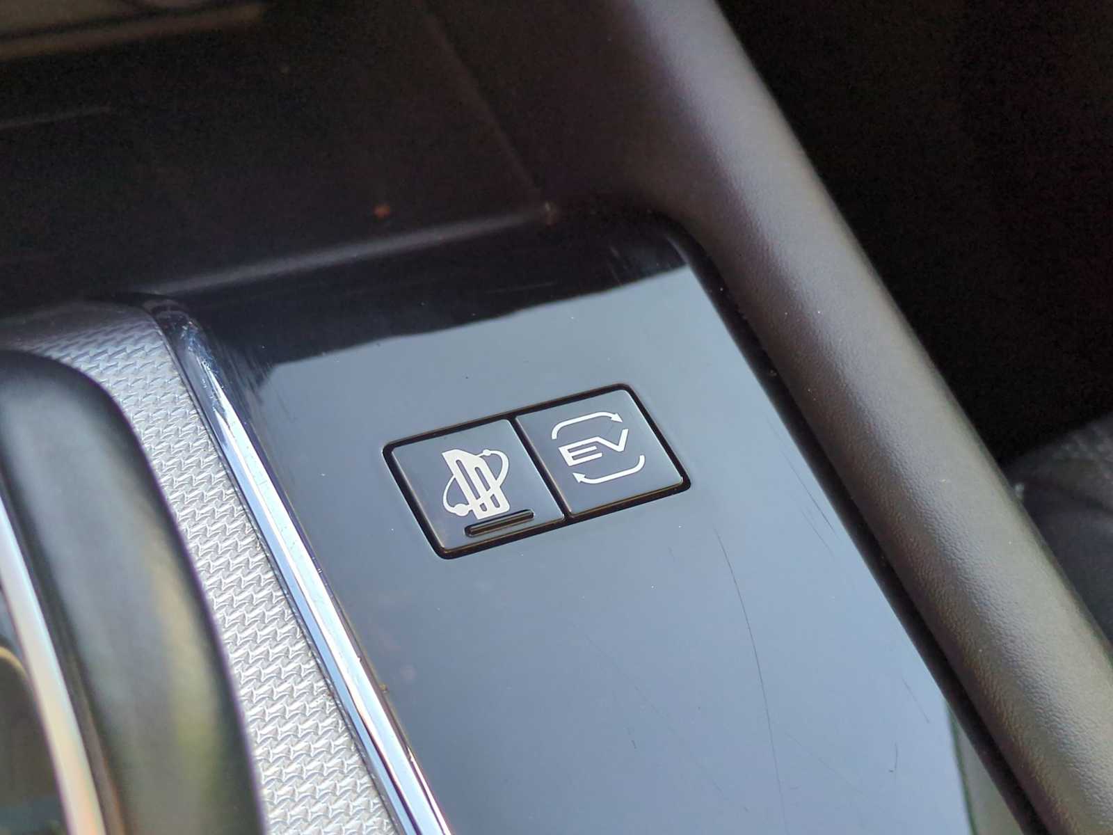 Thumbnail: 2024 Mitsubishi Outlander - 41