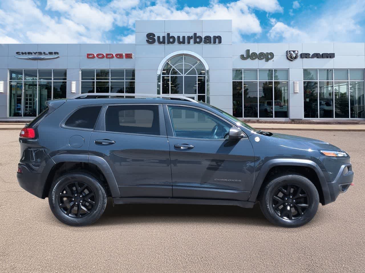 Thumbnail: 2017 Jeep Cherokee - 9