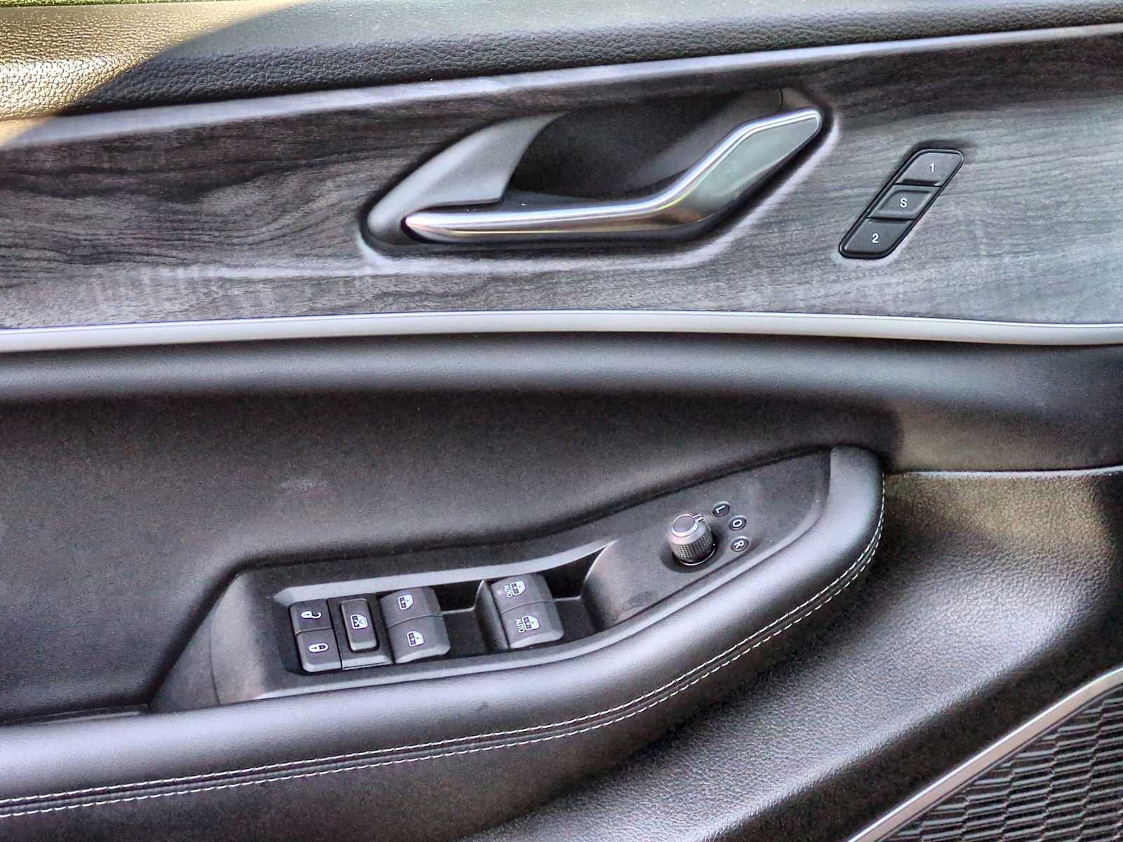 Thumbnail: 2025 Jeep Grand Cherokee - 36