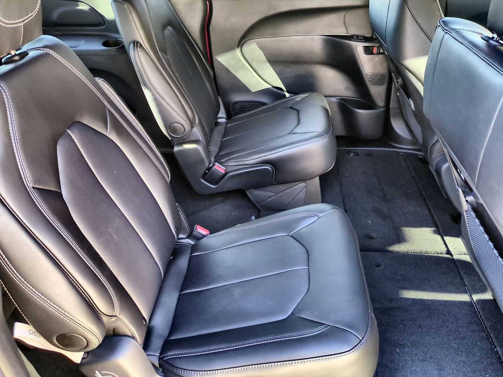 Thumbnail: 2026 Chrysler Pacifica - 20