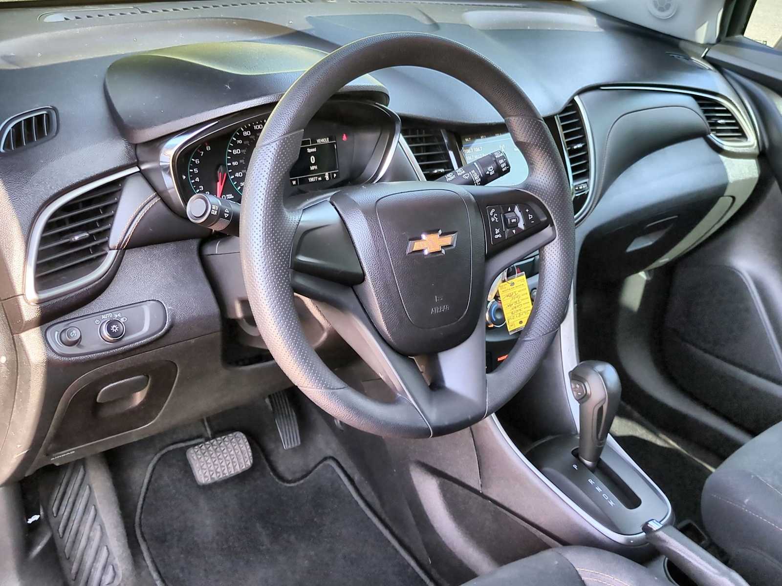 Thumbnail: 2018 Chevrolet Trax - 10