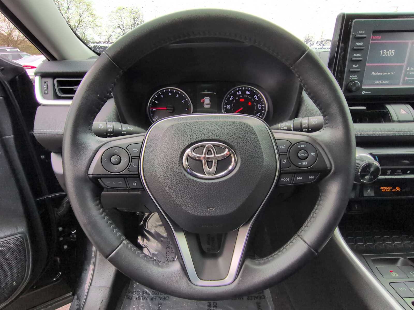 Thumbnail: 2020 Toyota RAV4 - 25