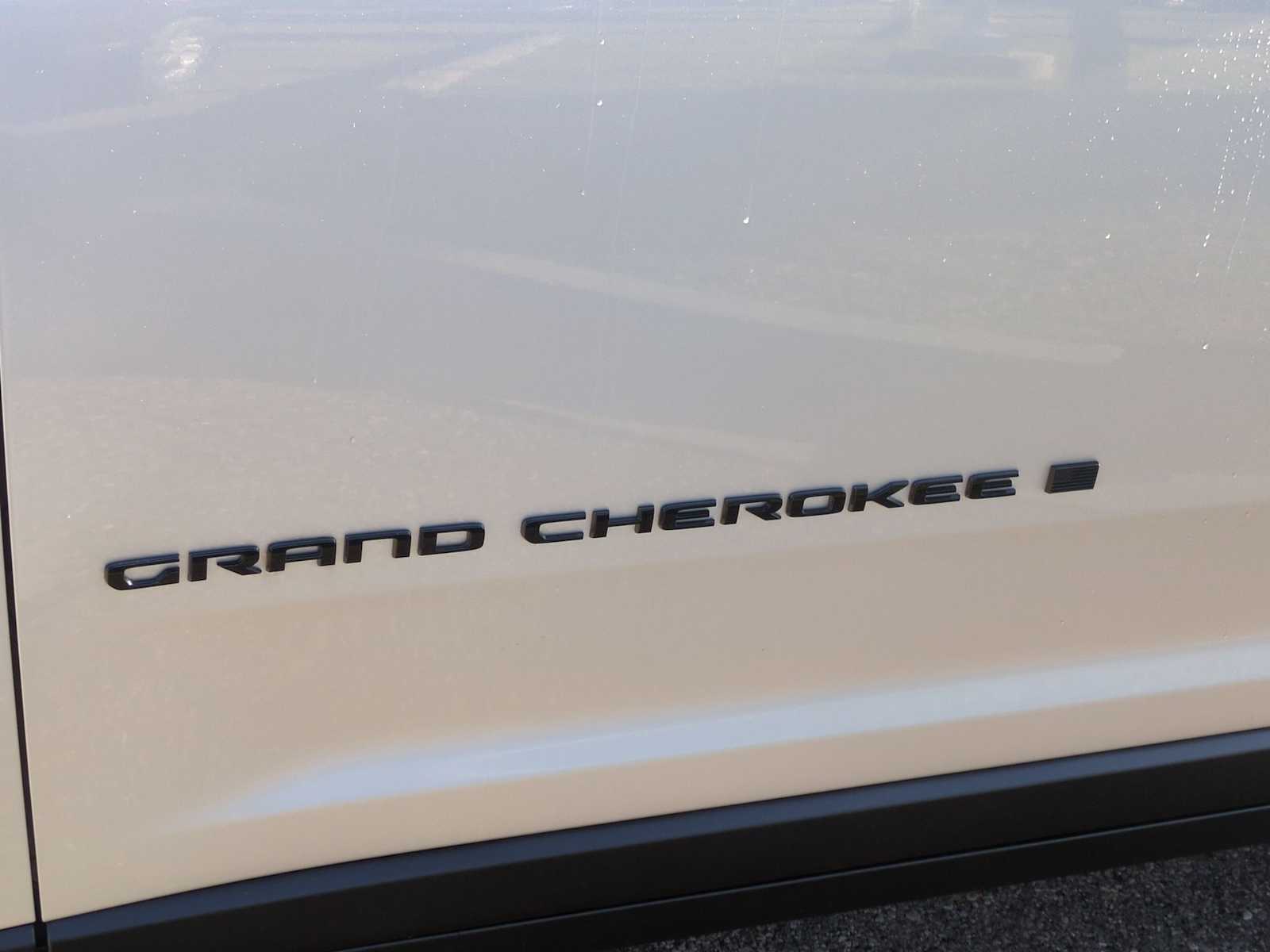 Thumbnail: 2025 Jeep Grand Cherokee - 13