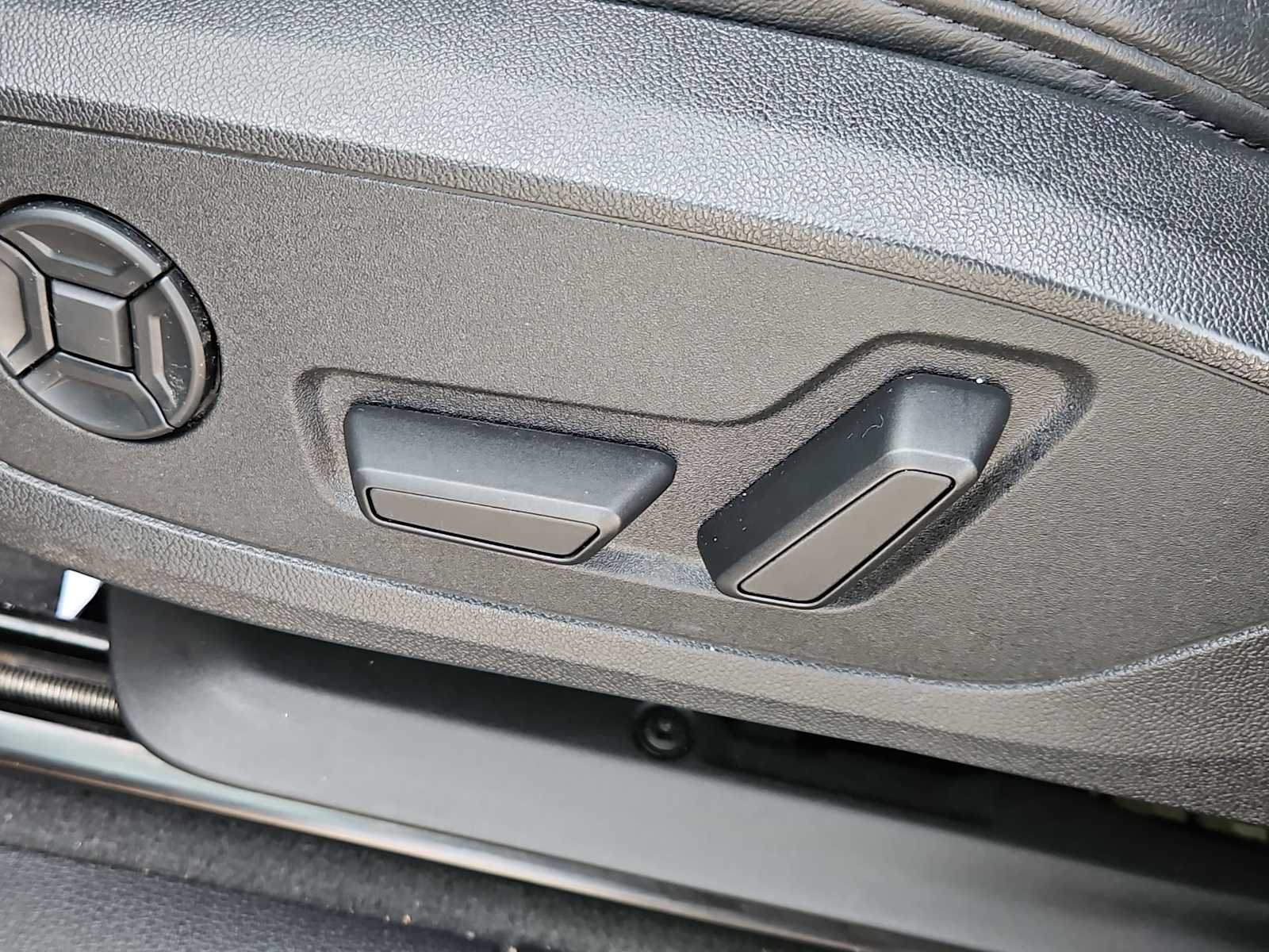 Thumbnail: 2022 Audi Q3 - 23