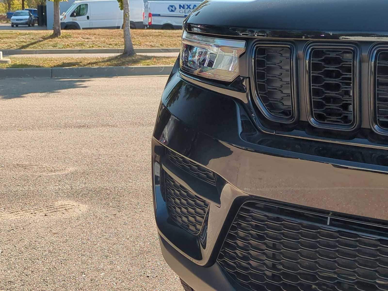 Thumbnail: 2025 Jeep Grand Cherokee - 11