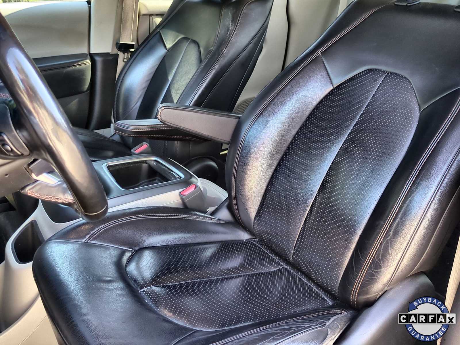 Thumbnail: 2019 Chrysler Pacifica - 17