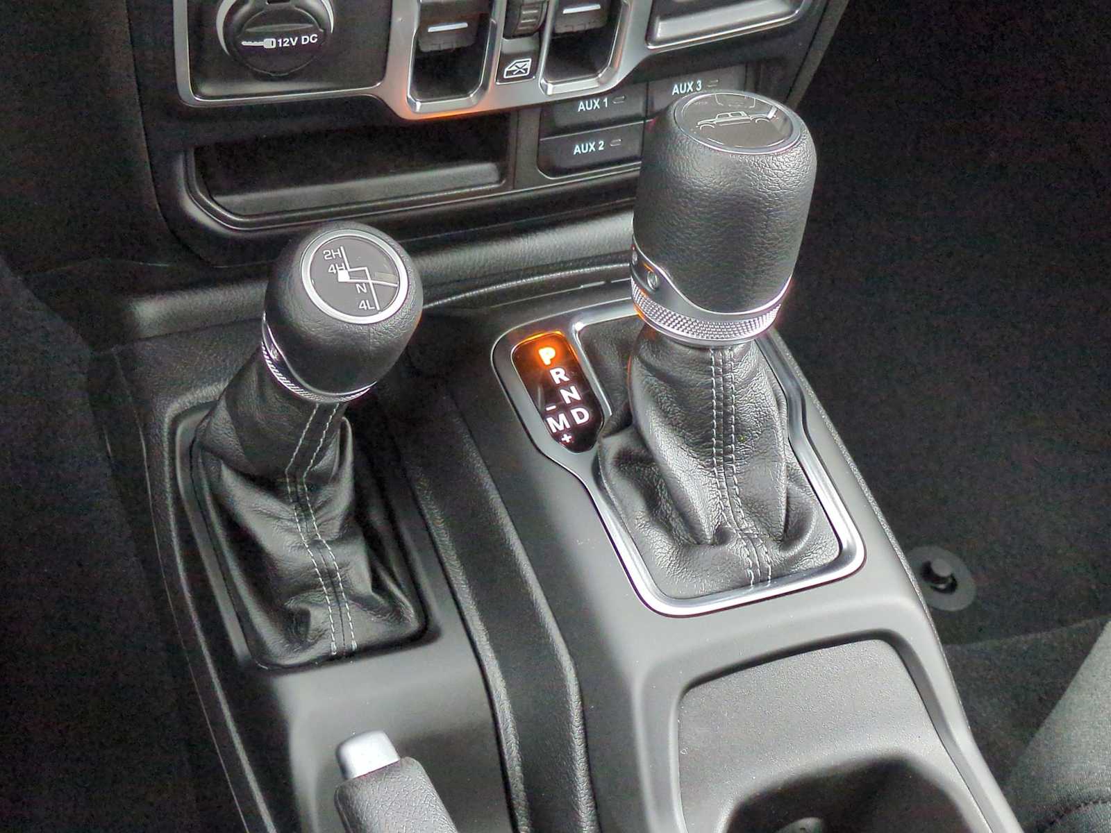 Thumbnail: 2025 Jeep Gladiator - 32