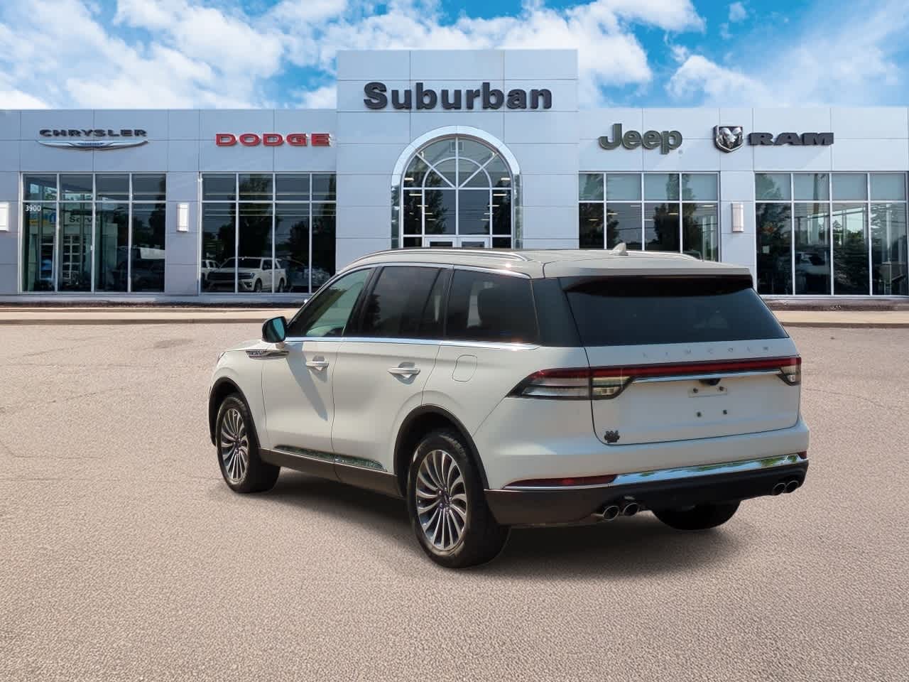 Thumbnail: 2023 Lincoln Aviator - 6