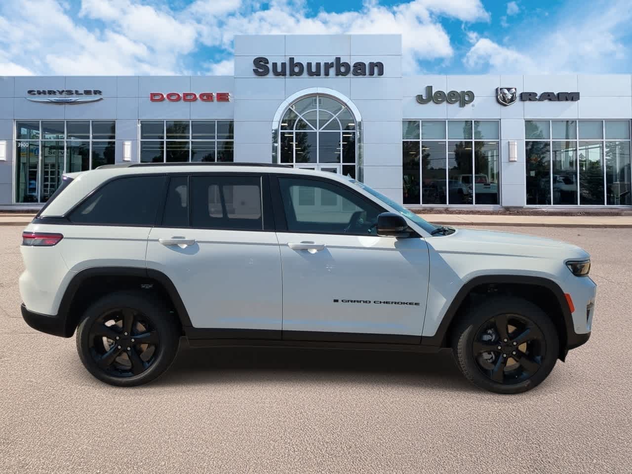 Thumbnail: 2025 Jeep Grand Cherokee - 9