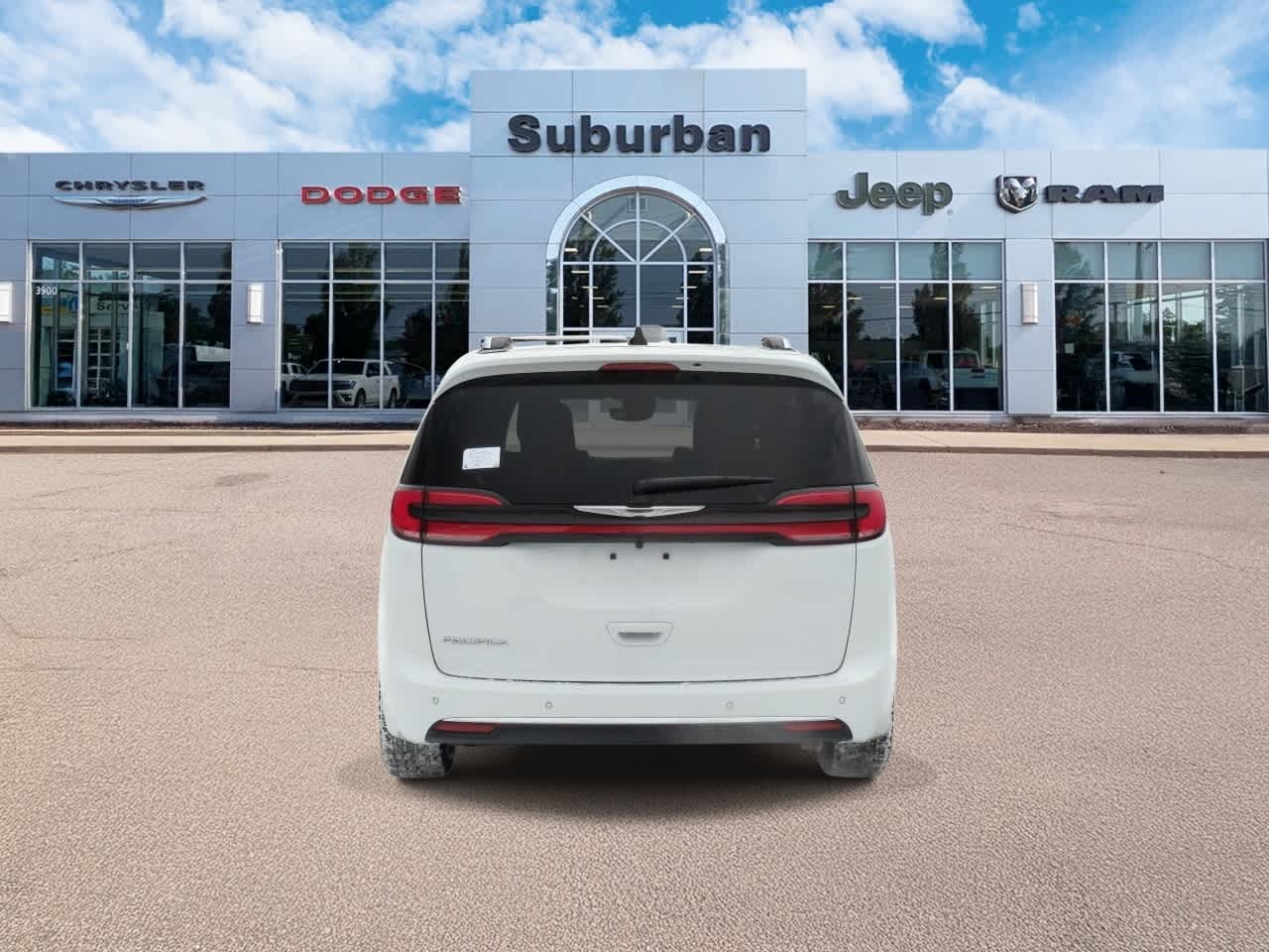 Thumbnail: 2026 Chrysler Pacifica - 7