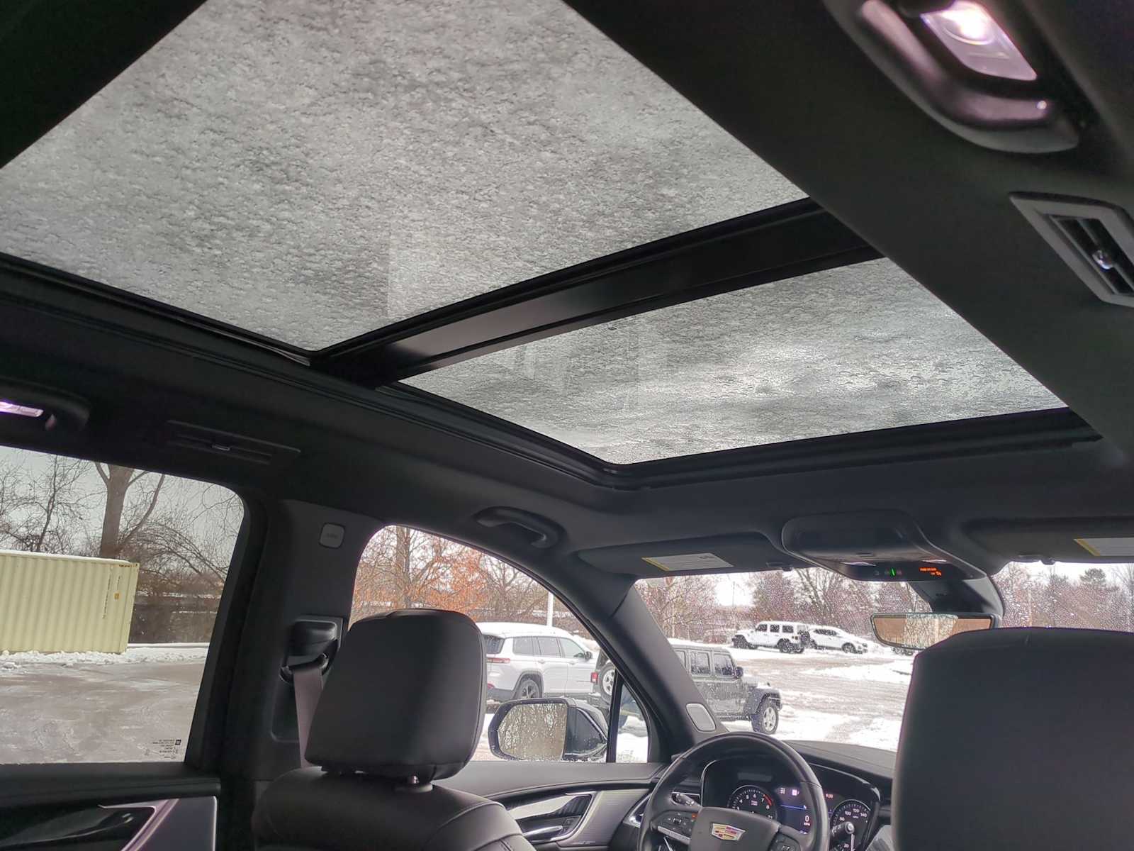 Thumbnail: 2023 Cadillac XT6 - 22