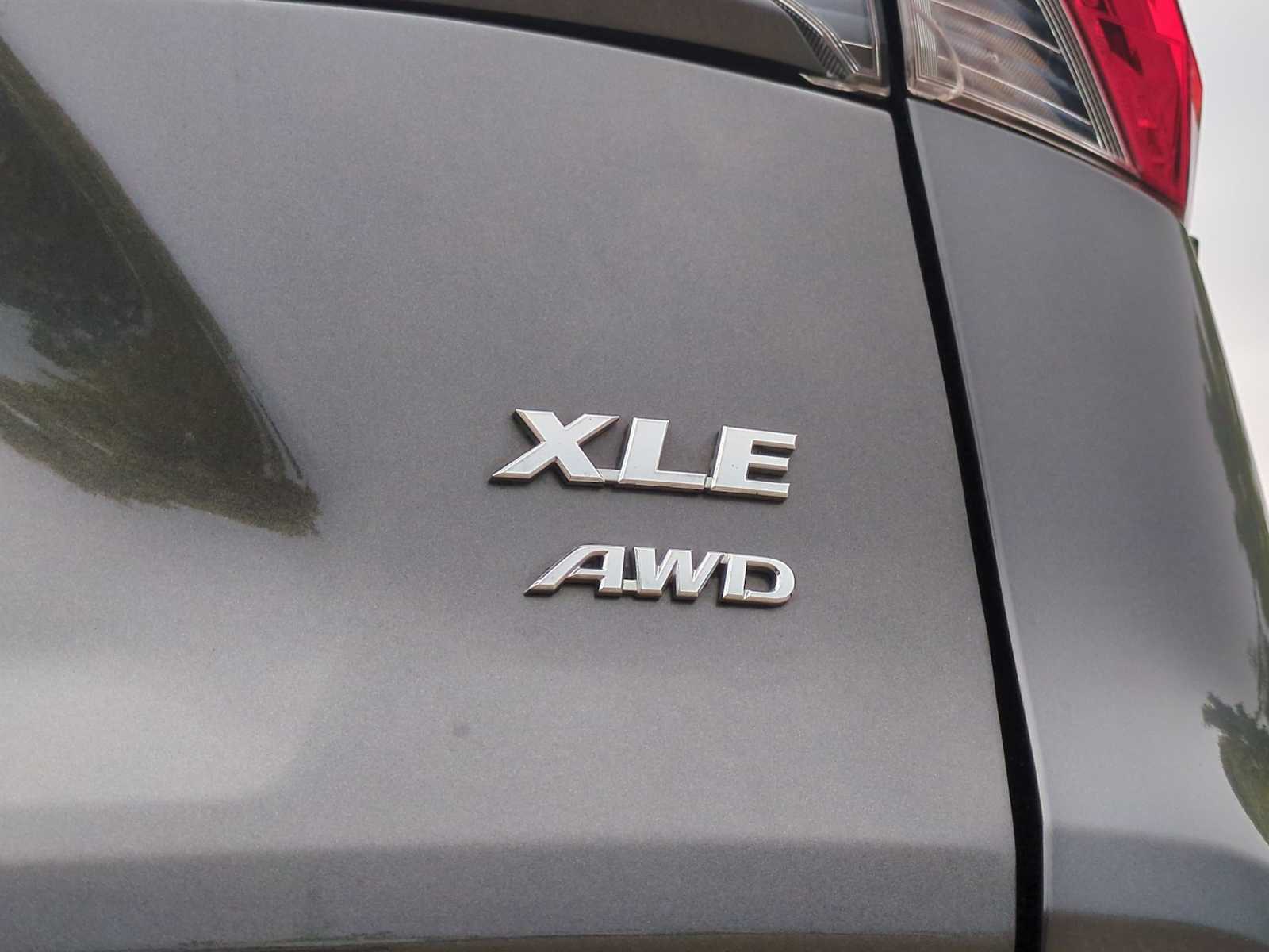 Thumbnail: 2020 Toyota RAV4 - 40