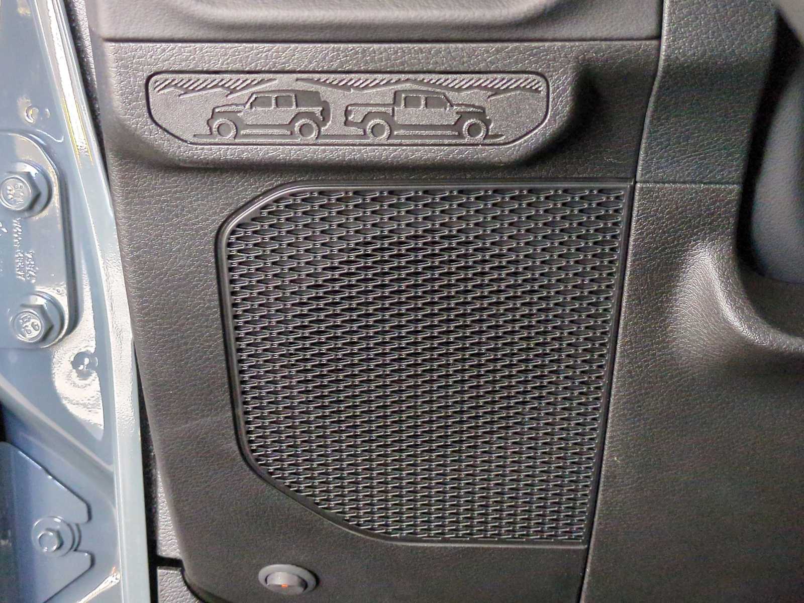 Thumbnail: 2025 Jeep Gladiator - 28