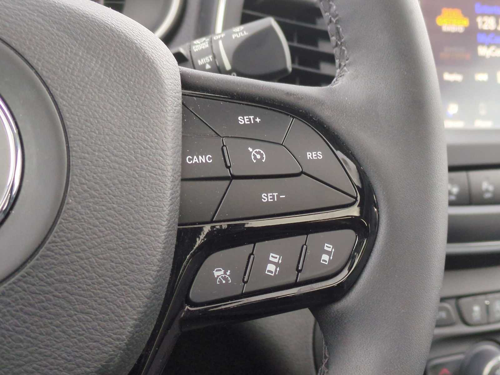 Thumbnail: 2023 Jeep Cherokee - 26